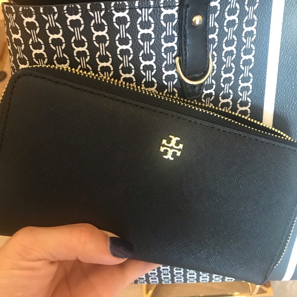 Tory Burch Wallet - Picture 2 of 2